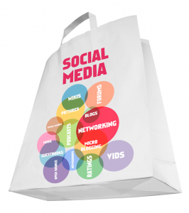 papieren tas met Social Media erop in Wat doet een Social Media Manager? blog