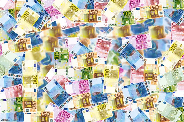euro biljetten van 20, 50, 100, 200 en 500 bij blog over online marketing volhouden